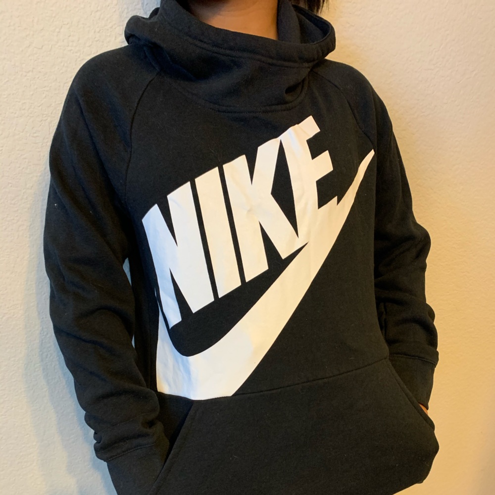 Kids Nike pull over sweater